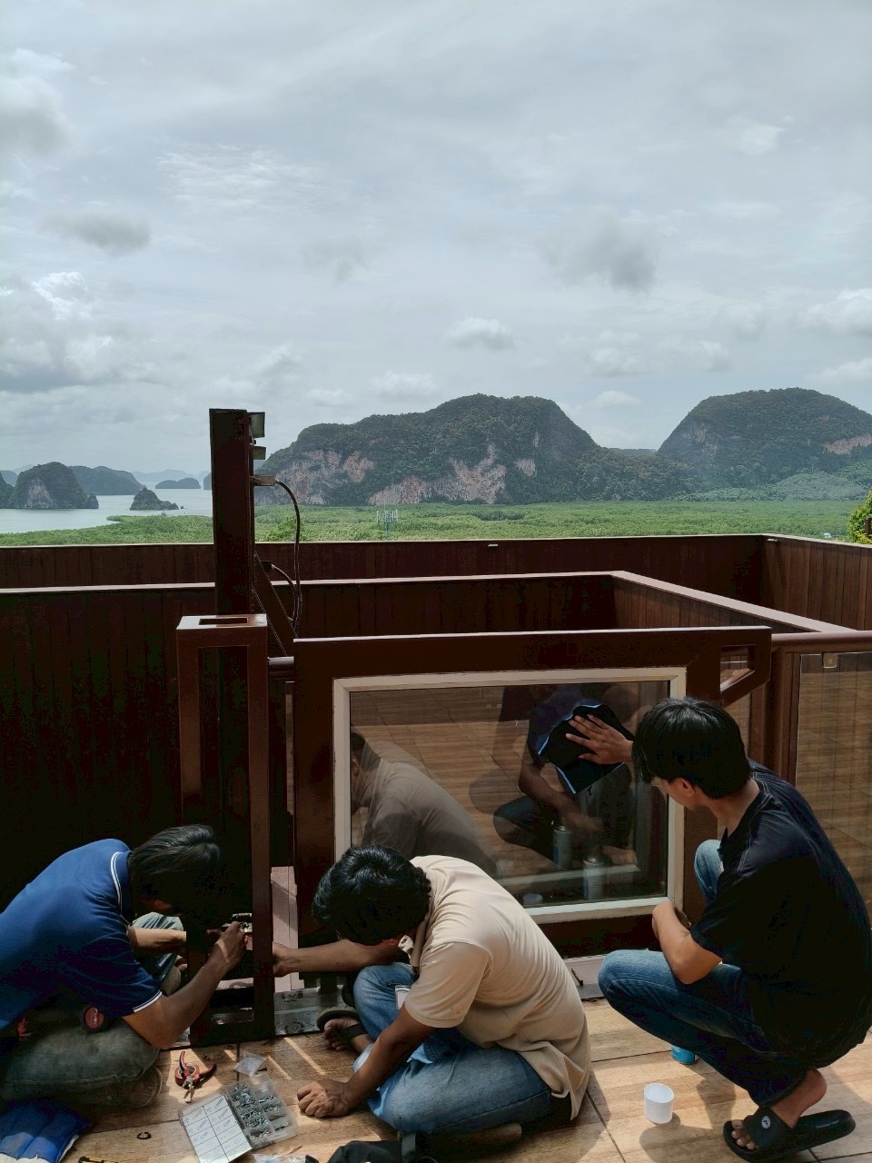 HYDRAULIC LIFT ELEVATOR 24